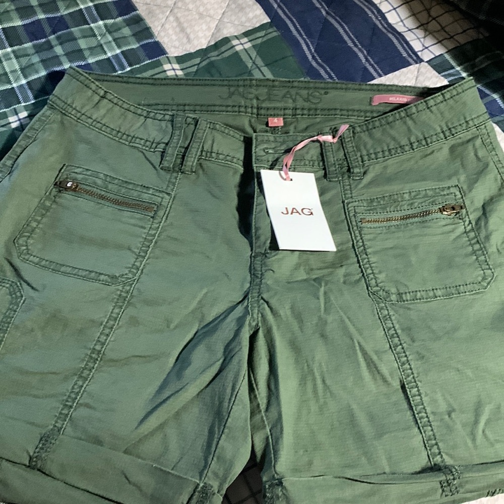 Women JAG relaxed short